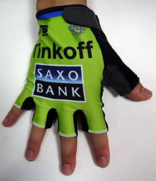 2015 Saxo Bank Tinkoff Guante de bicicletas verde
